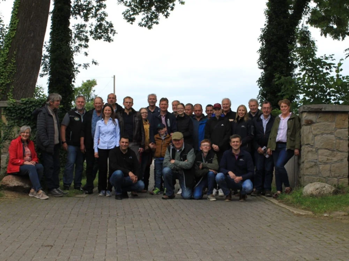 Gruppenbild JHV 15.06.2024 bei Familie Meinikmann in Steinfurt